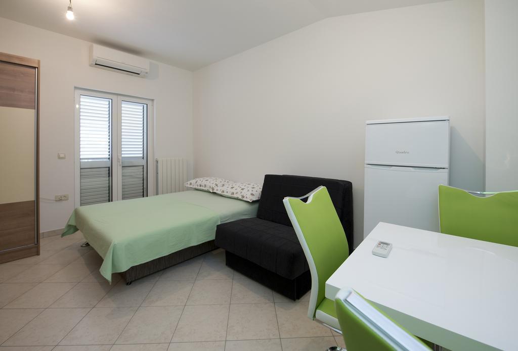 Studio Apartment Tesija Split Bagian luar foto